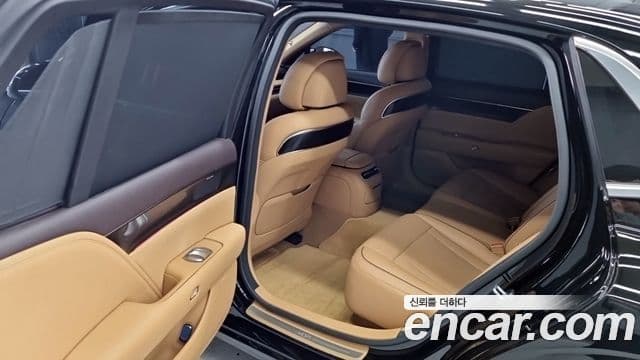 Genesis G90 2022 — Photo 16/18