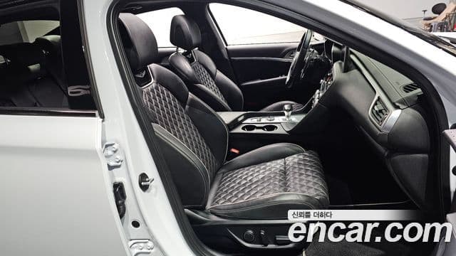 Genesis G70 2019 — Photo 10/20