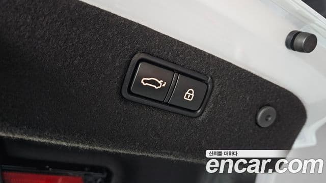 Genesis G70 2019 — Photo 15/20