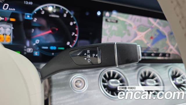 Mercedes-Benz E-Class 2022 — фото 9 из 20