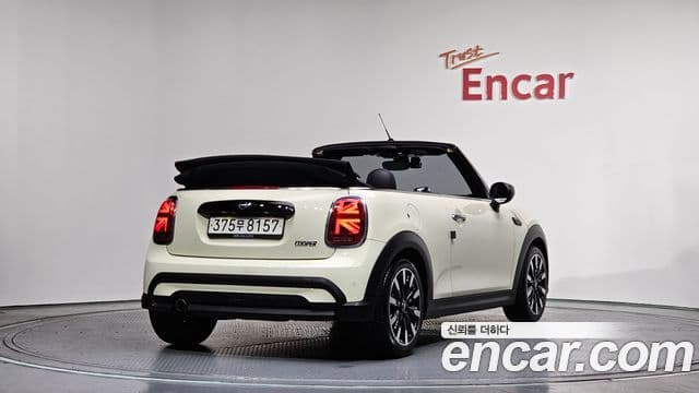 Mini Cooper Convertible 2022 — Фото 1/20