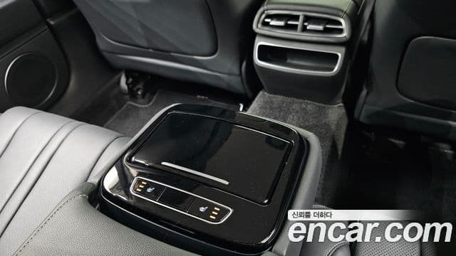 Genesis Electrified G80 2023 — ფოტო 19/20