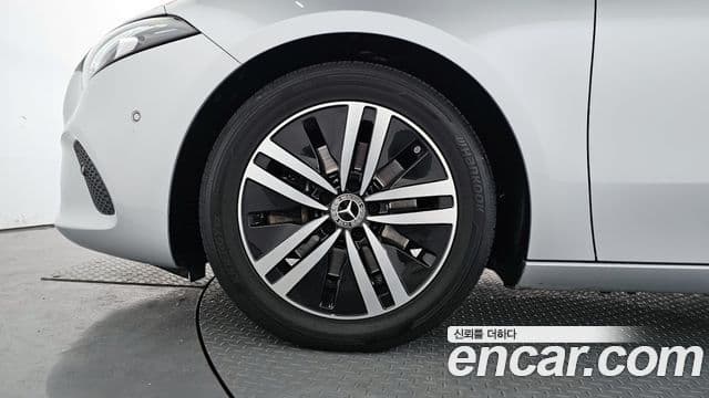 Mercedes-Benz A-Class 2022 — Фото 4/20