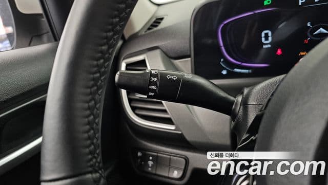 Kia Seltos 2024 — ფოტო 18/20