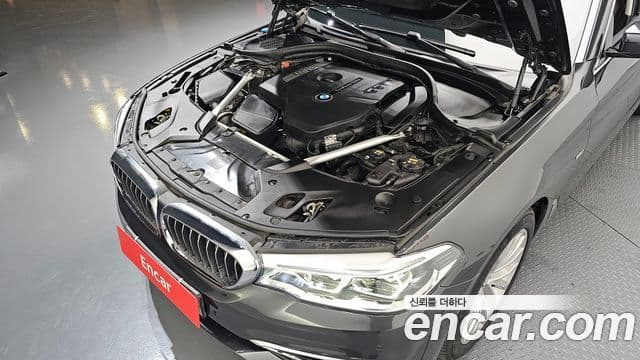 BMW 5 Series 2018 — Şəkil 6/20