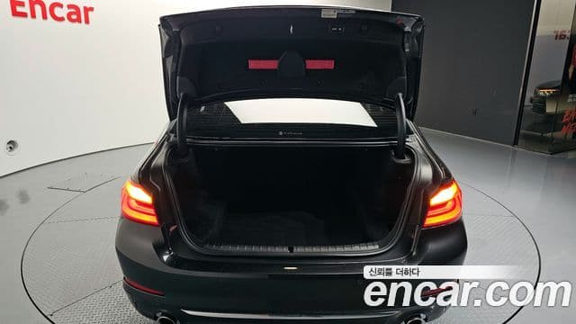 BMW 5 Series 2018 — Şəkil 20/20