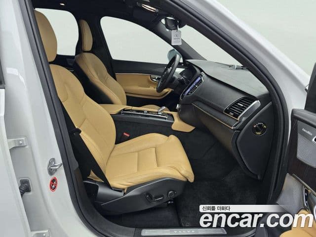Volvo XC90 2025 — ფოტო 9/20