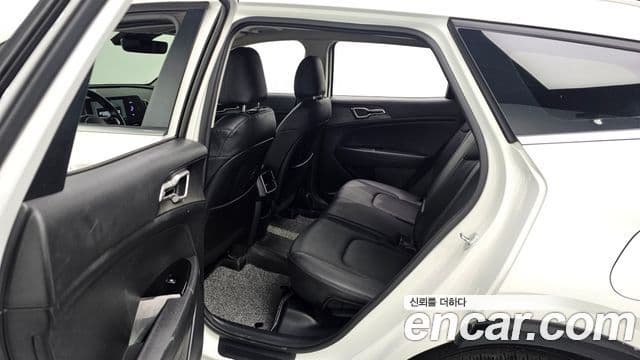 Kia Sportage 2023 — Şəkil 12/20