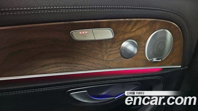 Mercedes-Benz E-Class 2018 — Şəkil 18/20