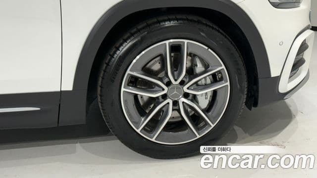 Mercedes-Benz GLB-Class 2025 — ფოტო 6/20