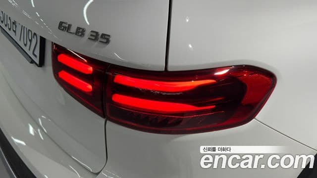 Mercedes-Benz GLB-Class 2025 — ფოტო 4/20