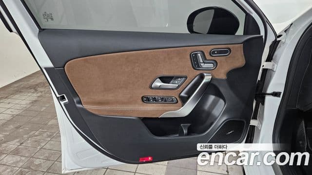 Mercedes-Benz A-Class 2025 — ფოტო 14/20
