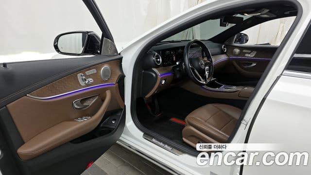 Mercedes-Benz E-Class 2022 — Şəkil 10/20