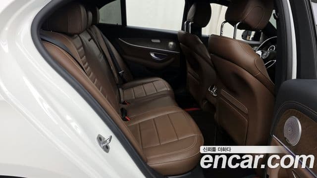 Mercedes-Benz E-Class 2022 — Şəkil 12/20