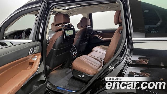BMW X7 2022 — ფოტო 11/20
