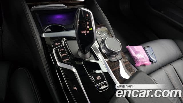 BMW 5 Series 2021 — фото 9 из 20
