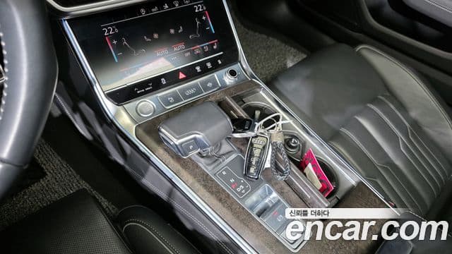 Audi A7 2020 — ფოტო 7/20