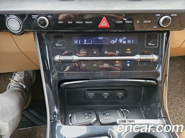 Kia Carnival 2022 — Фото 8/18