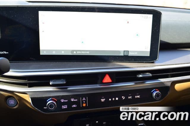 Kia Sorento 2023 — ფოტო 14/20