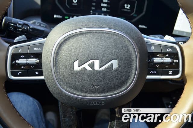 Kia Sorento 2023 — ფოტო 6/20