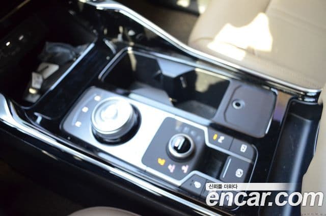 Kia Sorento 2023 — ფოტო 15/20