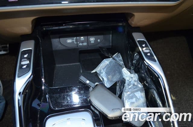 Kia Sorento 2023 — ფოტო 1/20