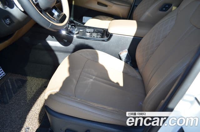 Kia Sorento 2023 — ფოტო 17/20
