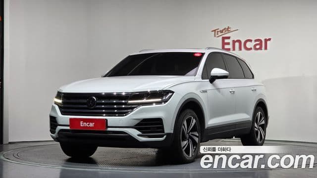 Volkswagen Touareg 2020 — ფოტო 1/20