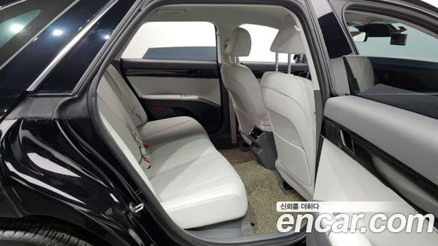 Hyundai Grandeur Hybrid 2022 — Photo 8/20