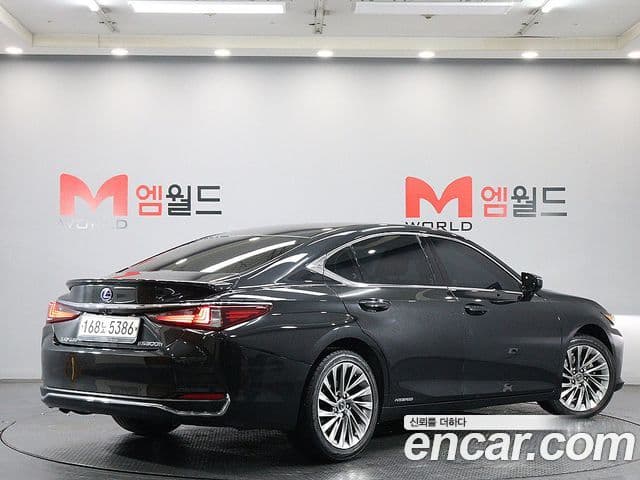 Lexus ES300h 2021 — Şəkil 1/20