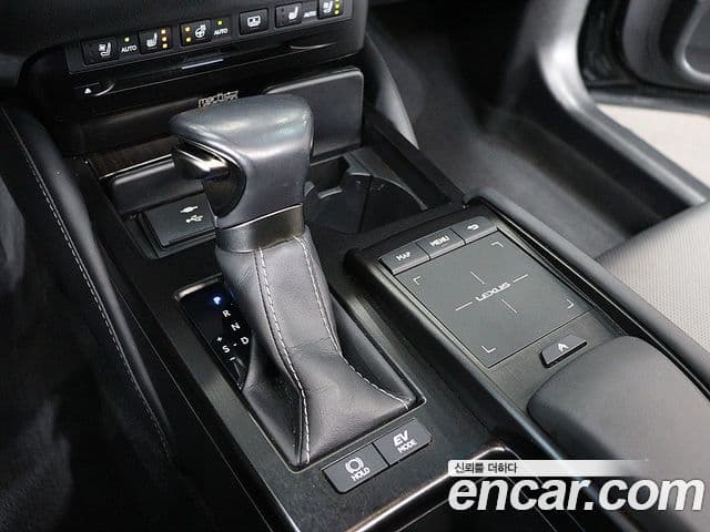 Lexus ES300h 2021 — Şəkil 9/20