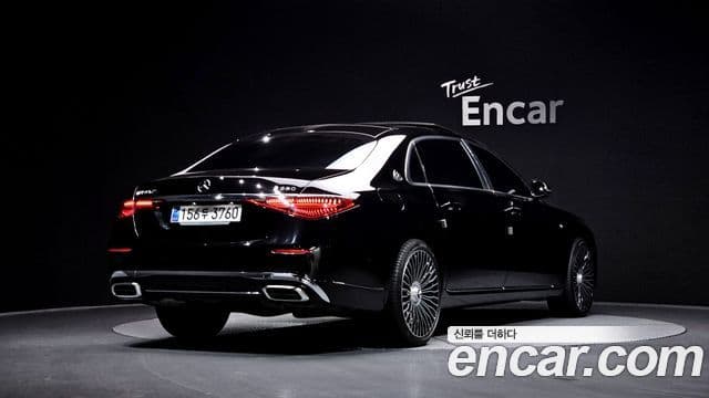 Mercedes-Benz S-Class 2023 — Photo 17/20