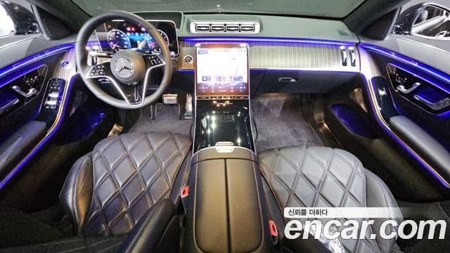 Mercedes-Benz S-Class 2023 — Photo 8/20