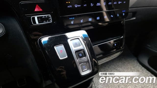 Hyundai Staria 2021 — Фото 9/20