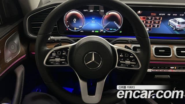 Mercedes-Benz GLE-Class 2021 — Şəkil 16/19