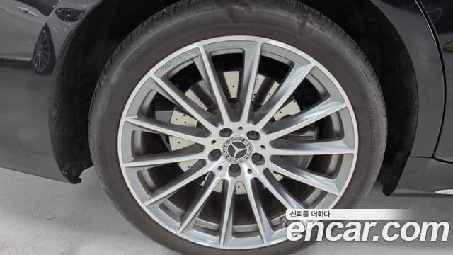 Mercedes-Benz S-Class 2021 — Photo 7/17