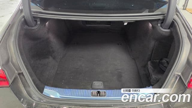 Mercedes-Benz S-Class 2021 — Photo 12/17