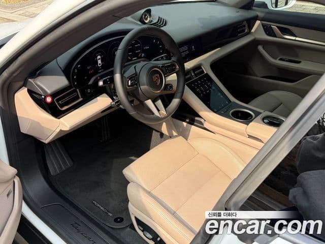 Porsche Taycan 2023 — Photo 10/20