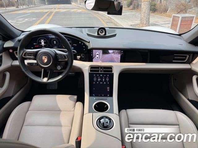Porsche Taycan 2023 — Photo 12/20
