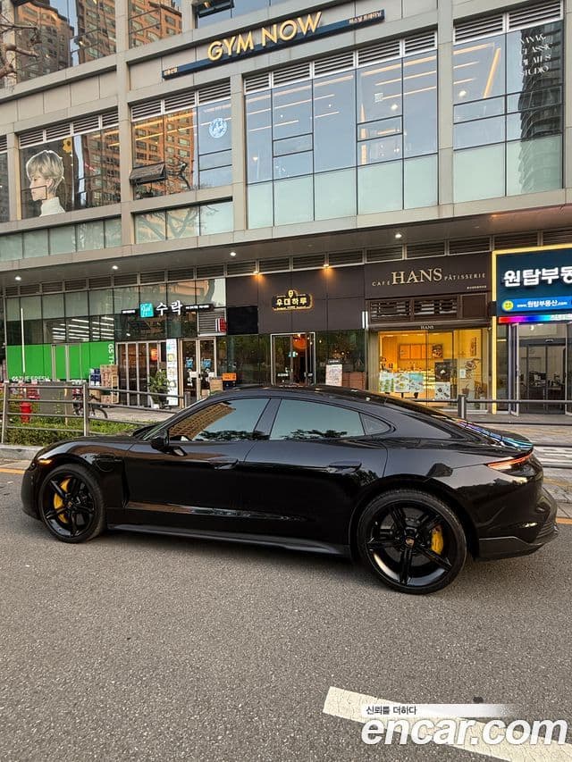 Porsche Taycan 2021 — ფოტო 2/11