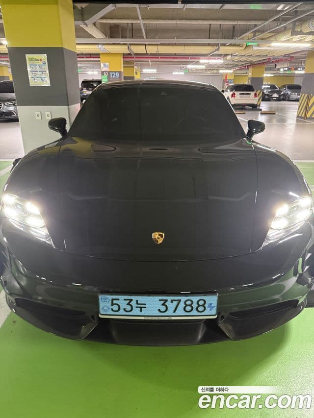 Porsche Taycan 2021 — ფოტო 3/11