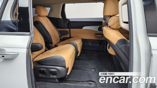Kia Carnival 2021 — Фото 12/20