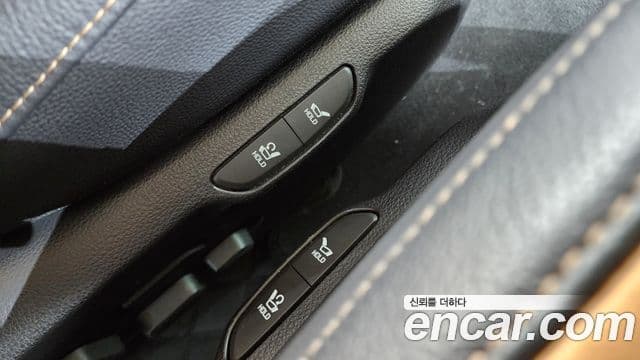 Kia Carnival 2021 — Фото 18/20