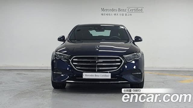 Mercedes-Benz E-Class 2025 — Photo 13/17
