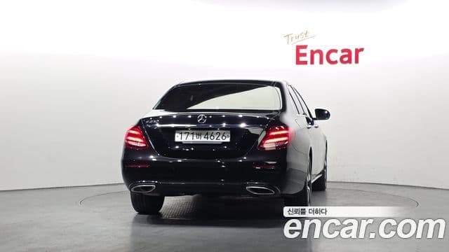 Mercedes-Benz E-Class 2019 — Фото 4/20