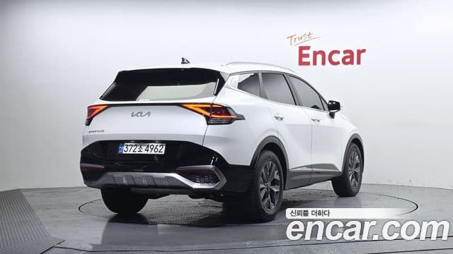 Kia Sportage 2021 — Фото 2/20