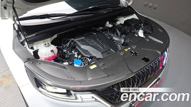 Kia Carnival 2023 — ფოტო 5/20