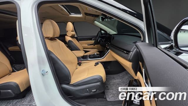 Kia Carnival 2023 — ფოტო 9/20