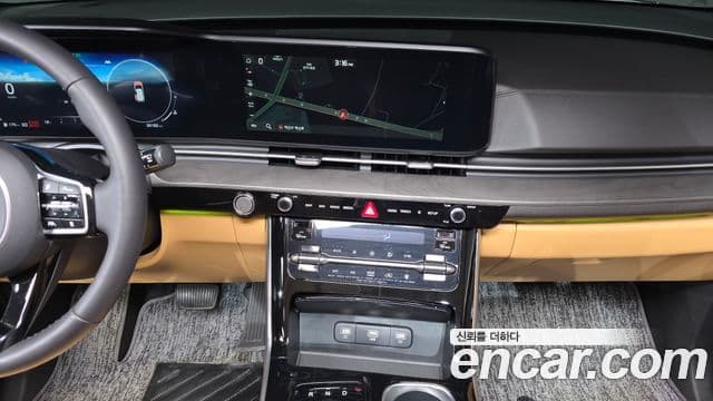 Kia Carnival 2023 — ფოტო 13/20