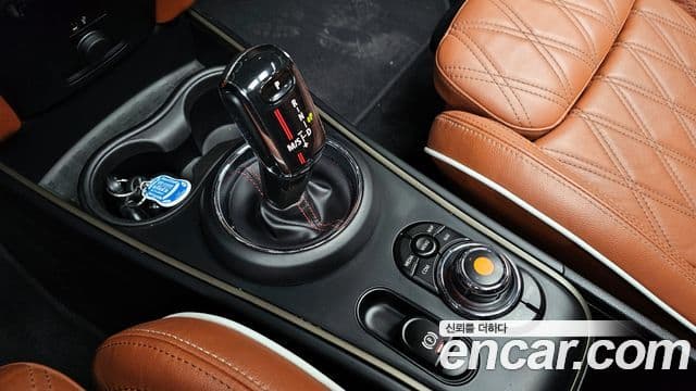 Mini Cooper S Countryman 2021 — ფოტო 17/20